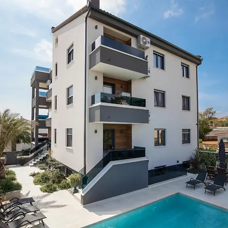 Apartments Sara III Liznjan Exterior photo